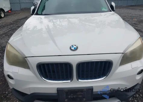 2013 BMW X1 xDrive28I из США, поврежденный, VIN WBAVL1C58DVR86250